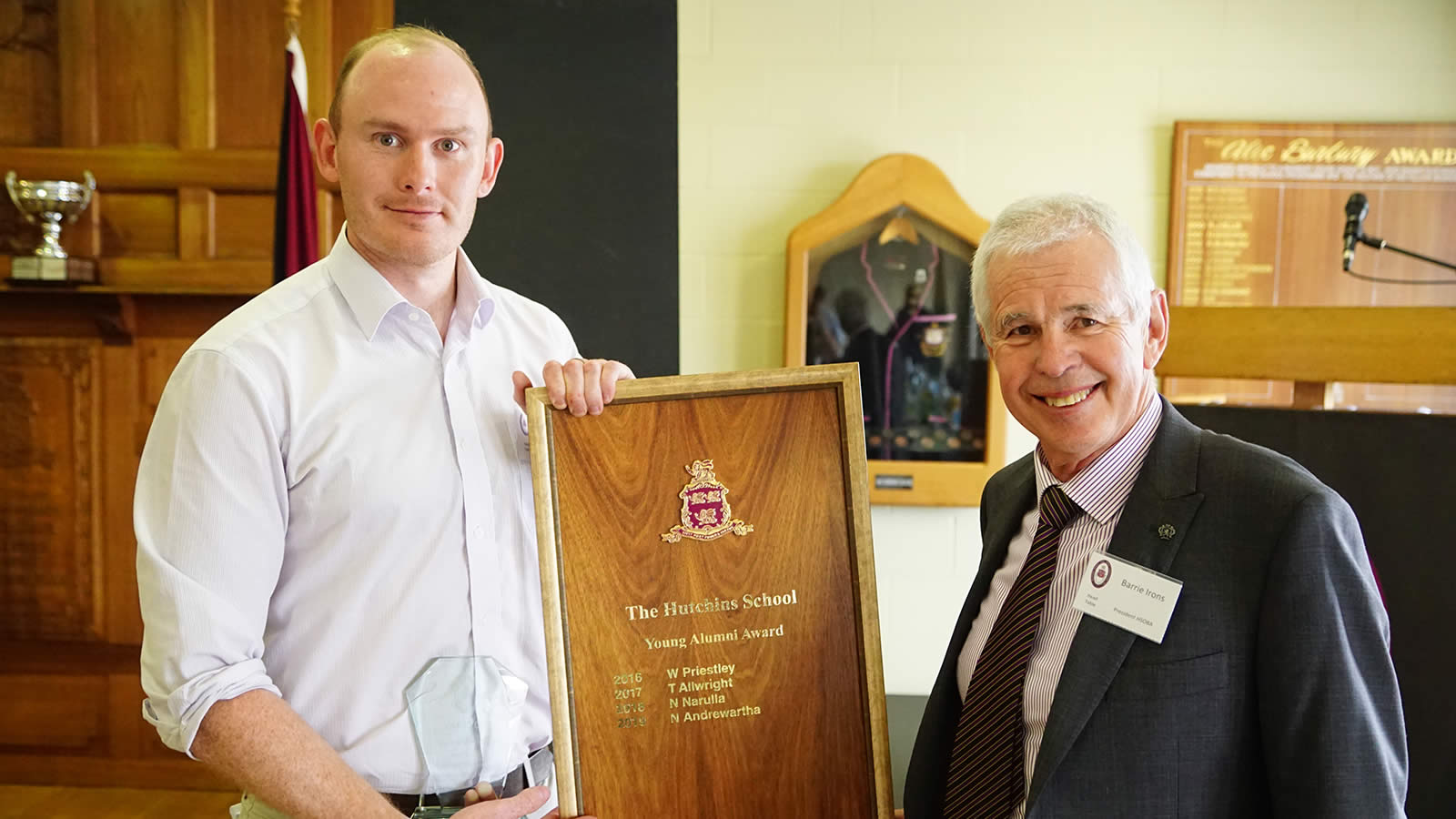Young Alumni Award winner Nick Andrewartha (’06) with President of the HSOBA Mr Barrie Irons.