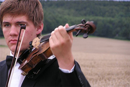 SPA graduate Peter Clark (’06) is now touring with The Australian Chamber Orchestra.