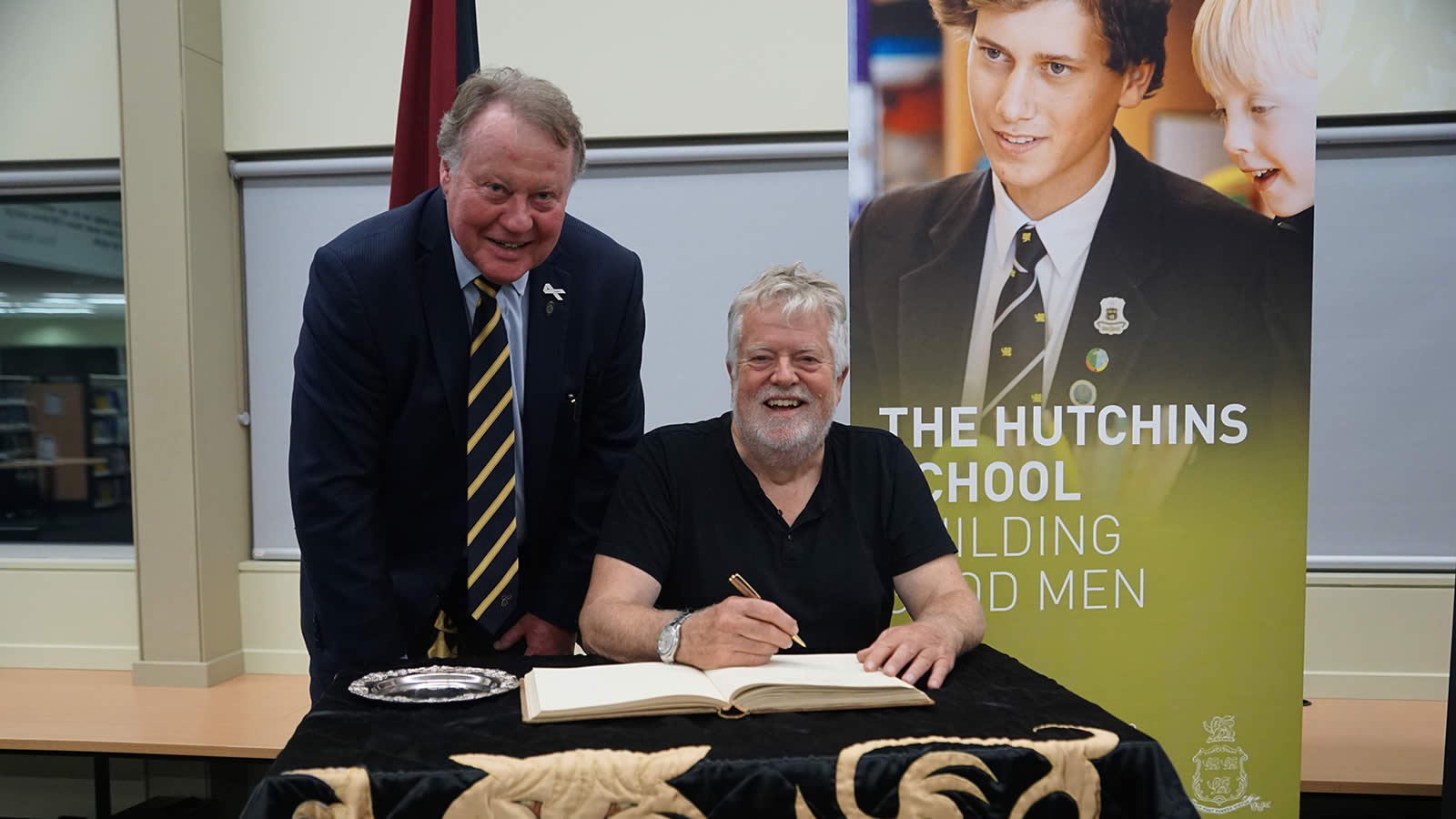 L–R Headmaster, Mr Warwick Dean, and Professor Stephen Heppell. (large)